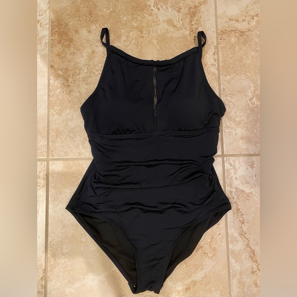Jantzen Women's Standard Mesh Front Detail Black High Neck One-Piece Swimsuit - Picture 2 of 15